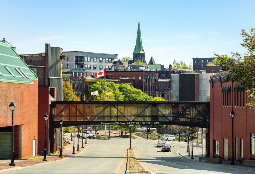 هتل Crowne Plaza Saint John Harbour View, An Ihg