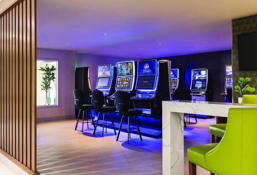 호텔 Crowne Plaza Saint John Harbour View, An Ihg