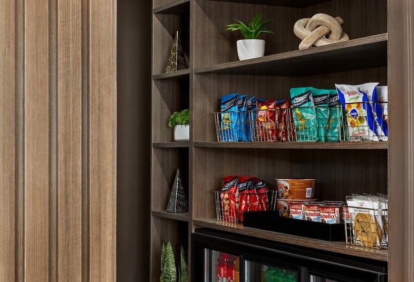 호텔 Crowne Plaza Saint John Harbour View, An Ihg