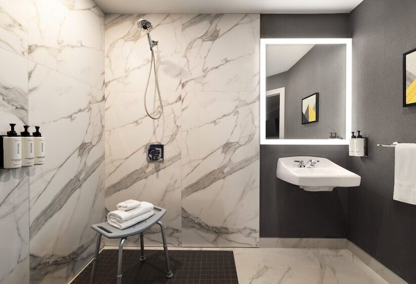 호텔 Crowne Plaza Saint John Harbour View, An Ihg