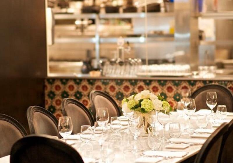 Отель Century Plaza