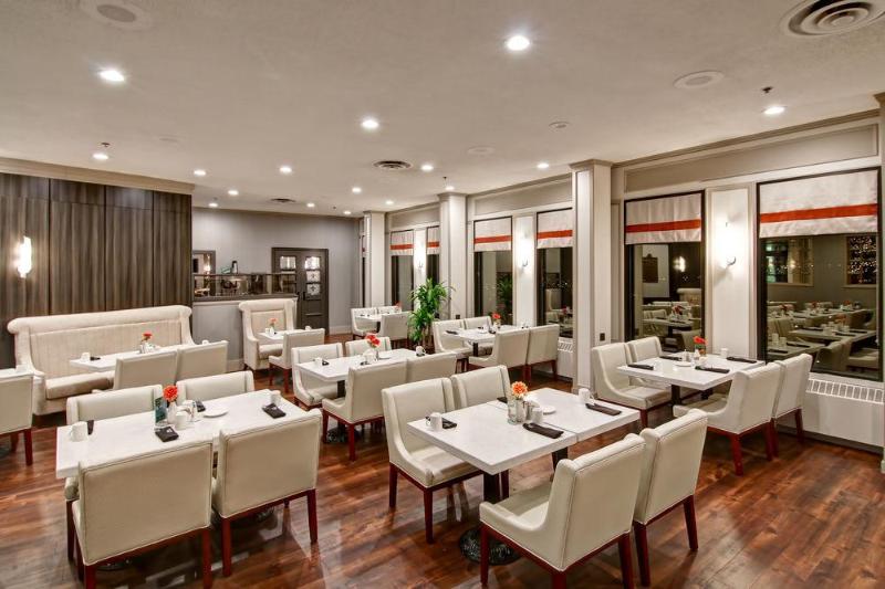 ホテル Chateau Lacombe