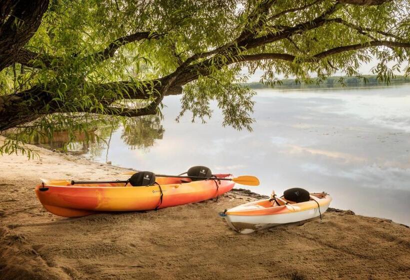 ホテル Chateau Vaudreuil