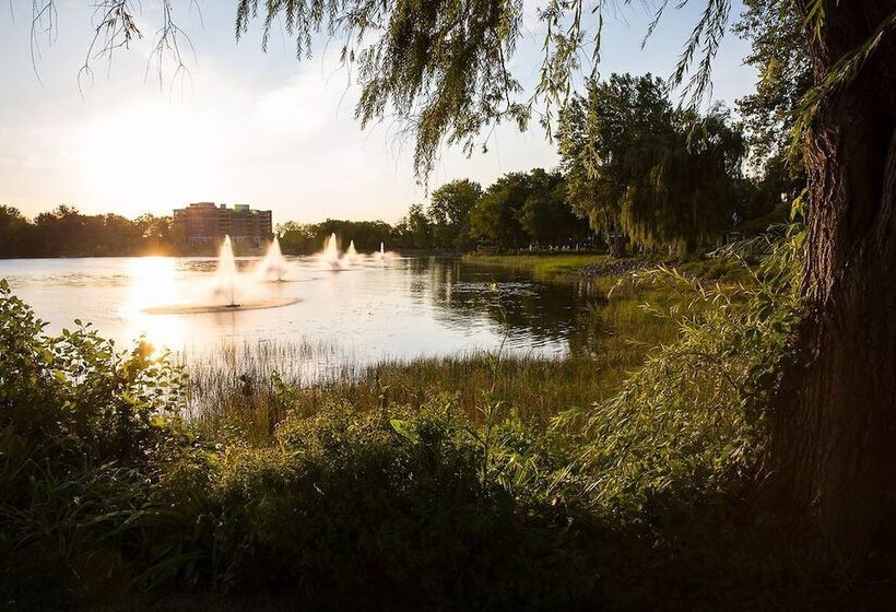 ホテル Chateau Vaudreuil