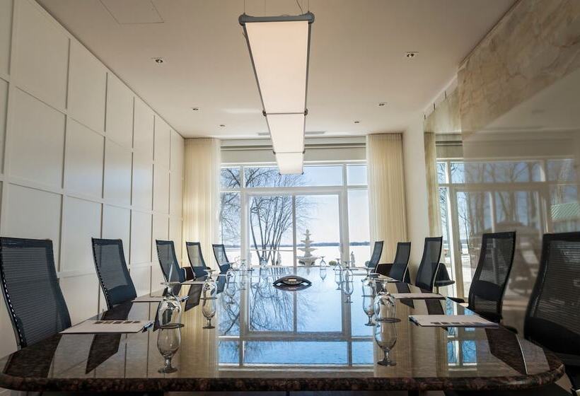 ホテル Chateau Vaudreuil