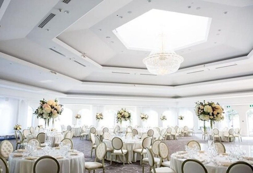 ホテル Chateau Vaudreuil