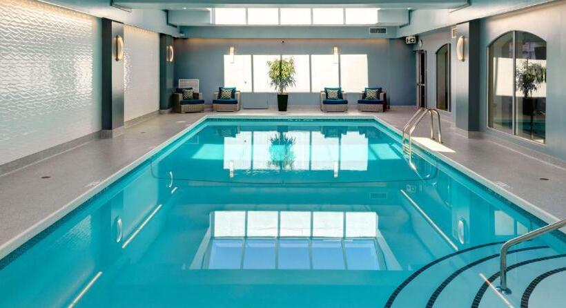 Chateau Victoria Hotel & Suites