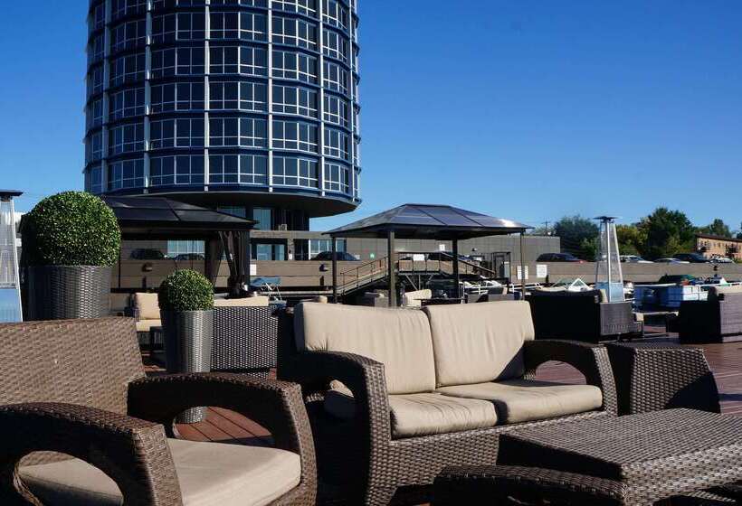 هتل Clarion Lakeside Inn & Conference Centre
