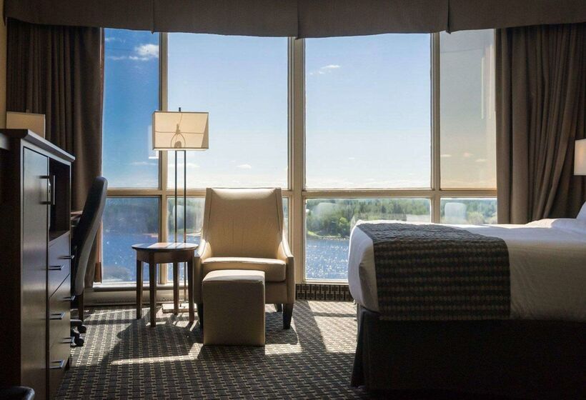 هتل Clarion Lakeside Inn & Conference Centre