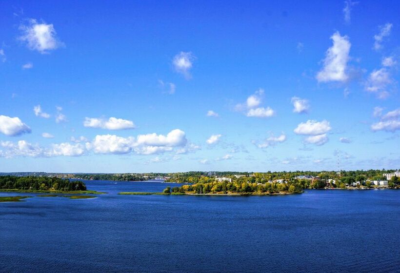 هتل Clarion Lakeside Inn & Conference Centre