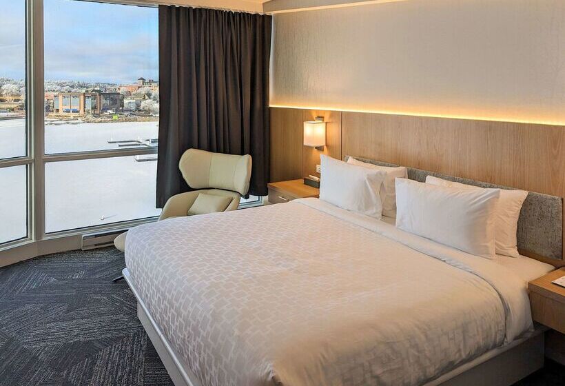 فندق Clarion Lakeside Inn & Conference Centre