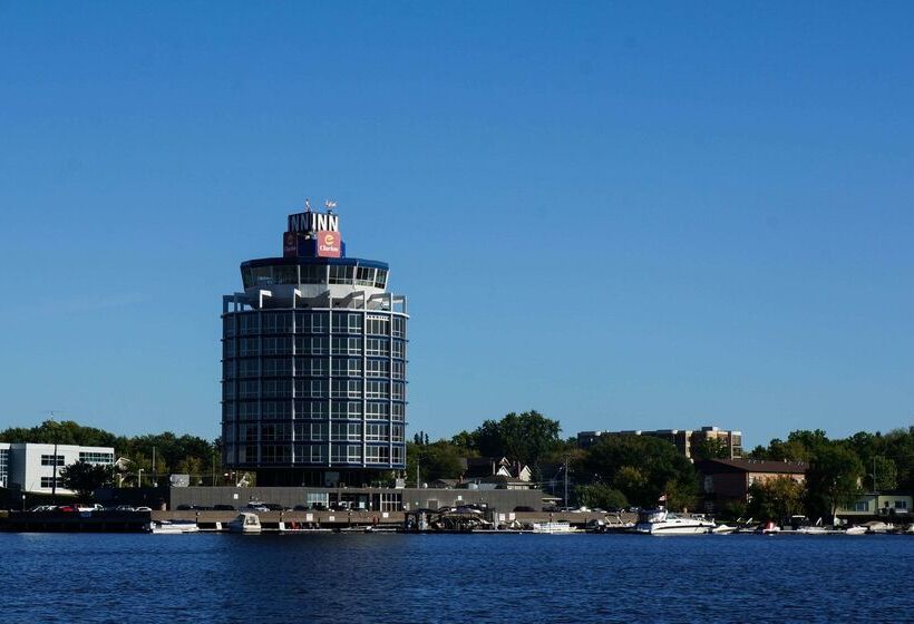 فندق Clarion Lakeside Inn & Conference Centre