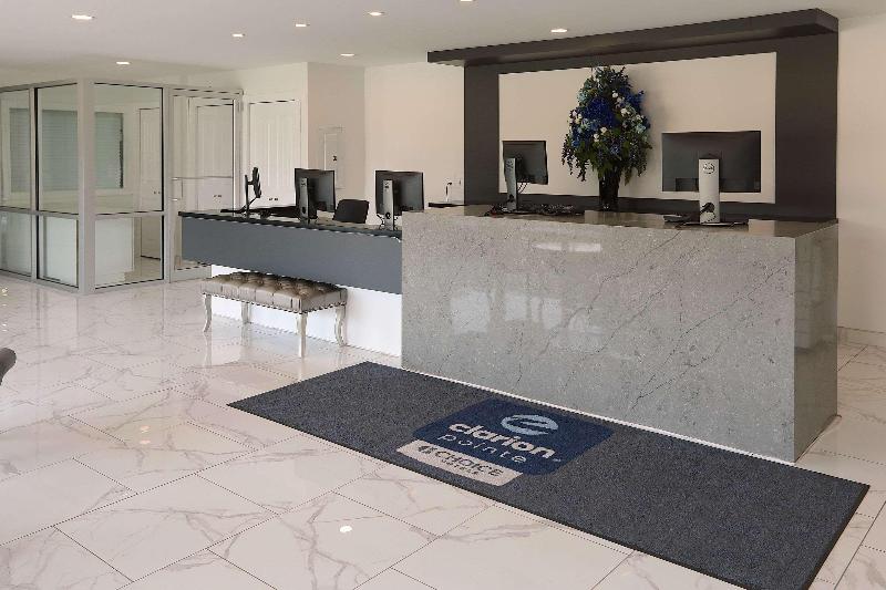 فندق Clarion Pointe