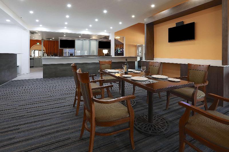 فندق Clarion Pointe