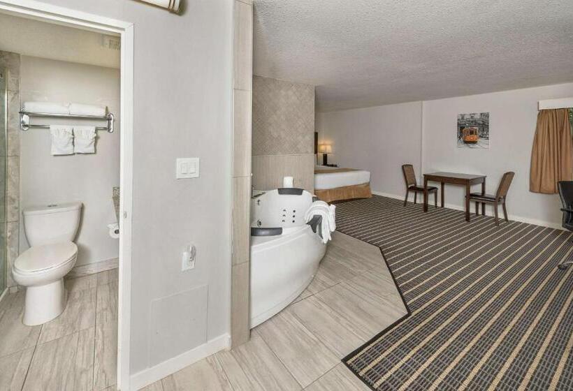 فندق Clarion Pointe