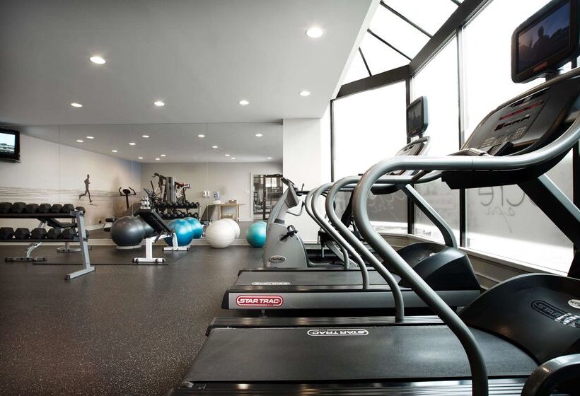 Отель Coast Bastion