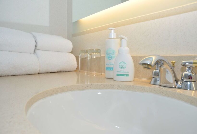 Отель Coast Bastion