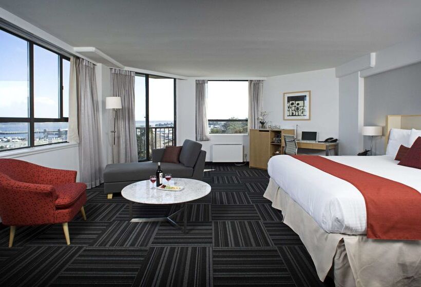 Отель Coast Bastion