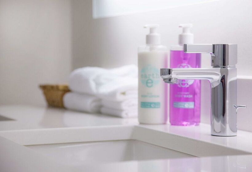 Отель Coast Bastion