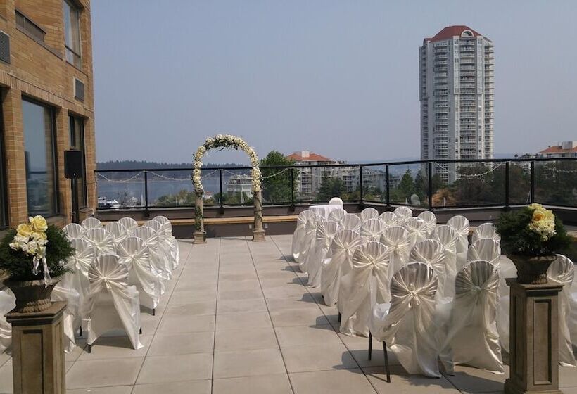 Отель Coast Bastion