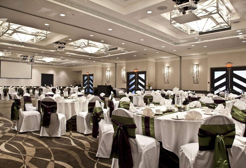 Отель Coast Bastion