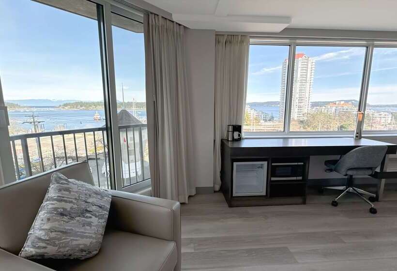 Отель Coast Bastion