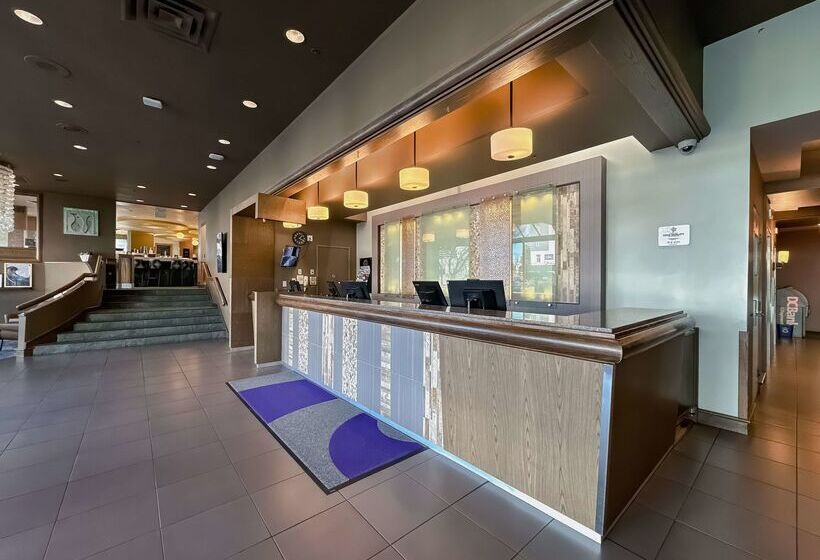 Отель Coast Bastion