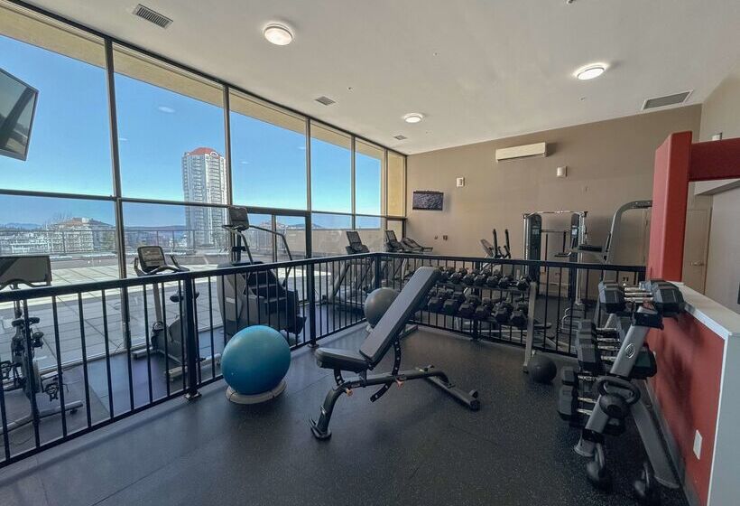 Отель Coast Bastion