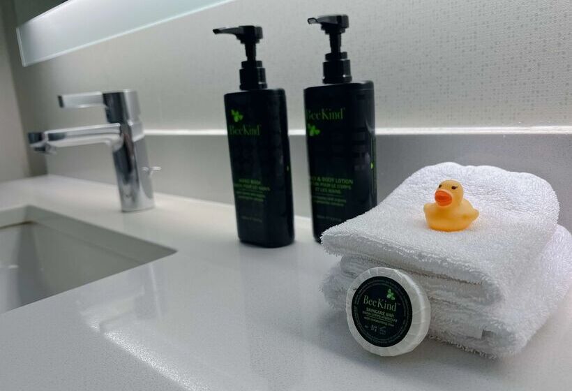 Отель Coast Bastion