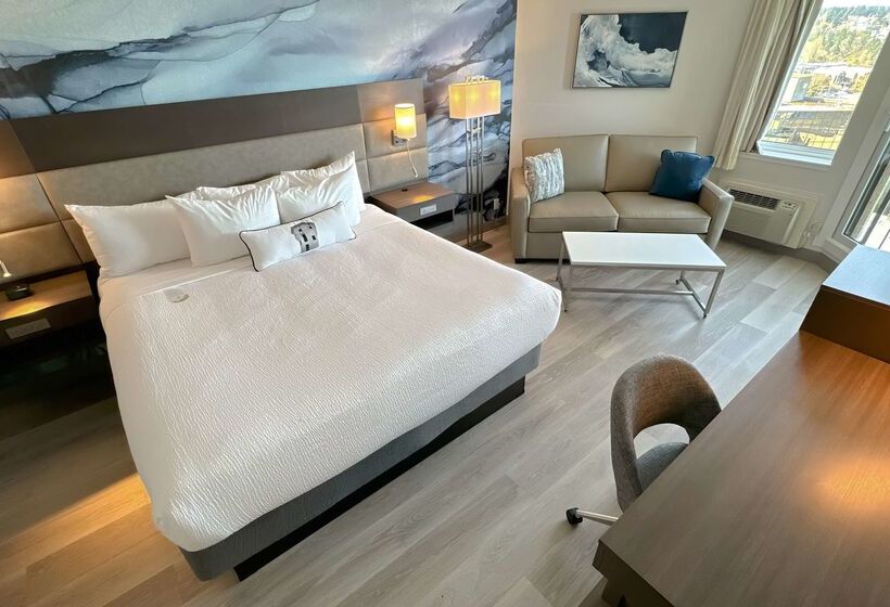 Отель Coast Bastion