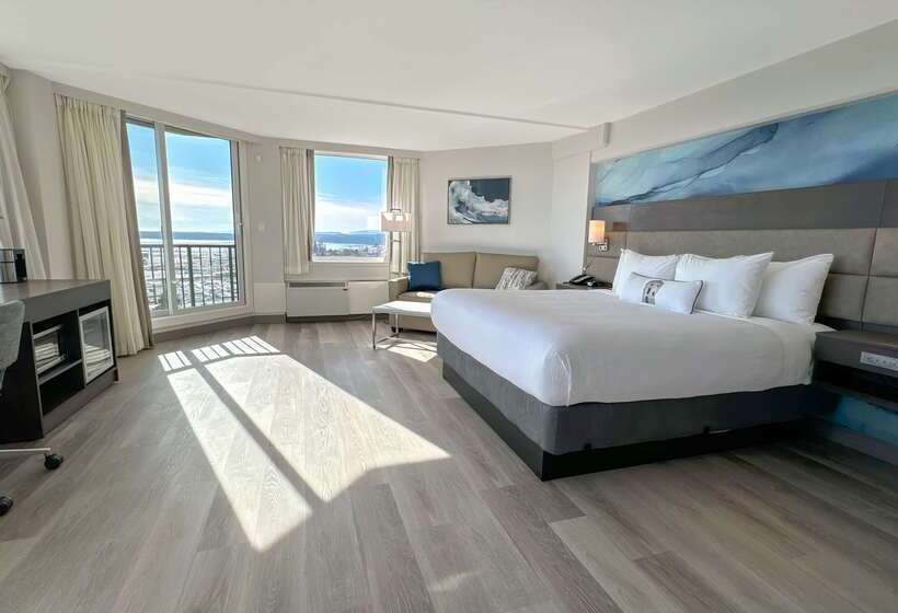 Отель Coast Bastion