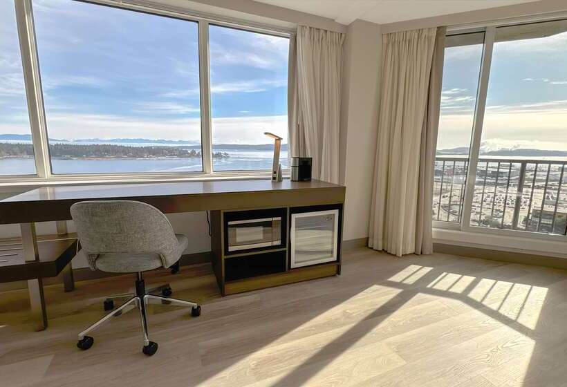 Отель Coast Bastion