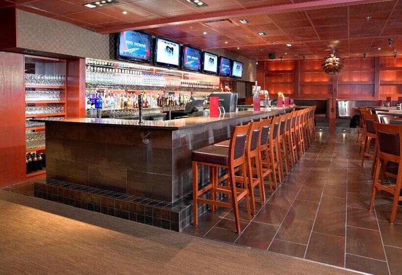 Coast Lethbridge Hotel & Conference Centre