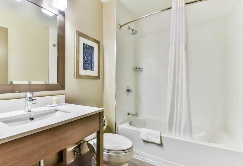 Comfort Hotel Airport North