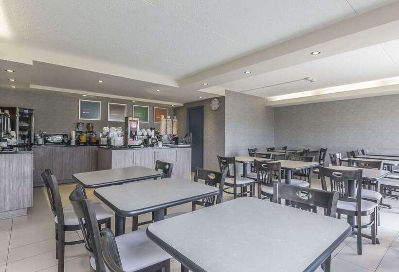 בית מלון כפרי Comfort Inn