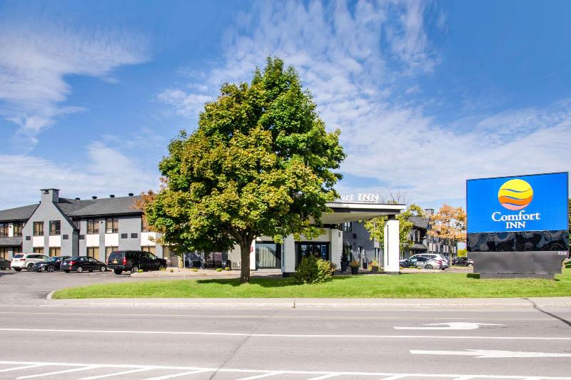 هتل Comfort Inn Montreal Aeroport