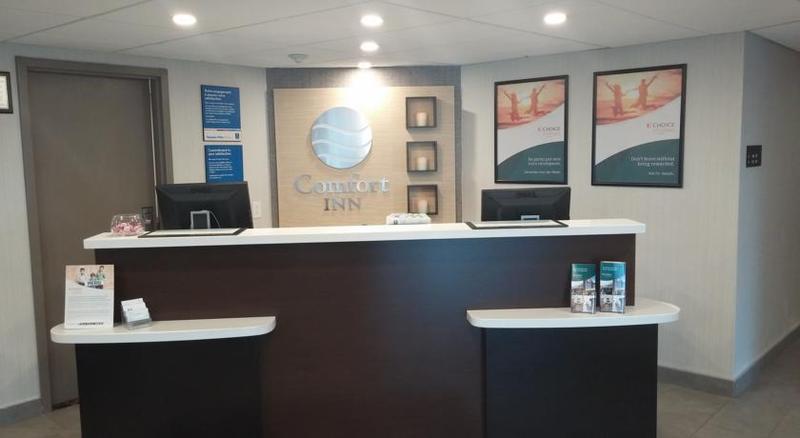 هتل Comfort Inn Montreal Aeroport