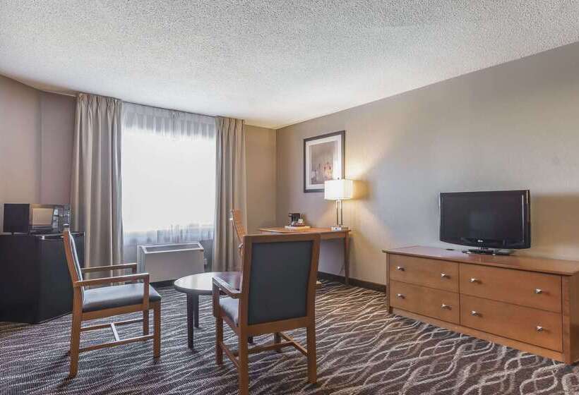 فندق Comfort Inn Oshawa