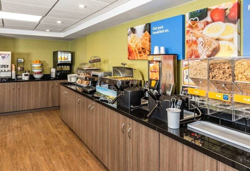 בית מלון כפרי Comfort Inn