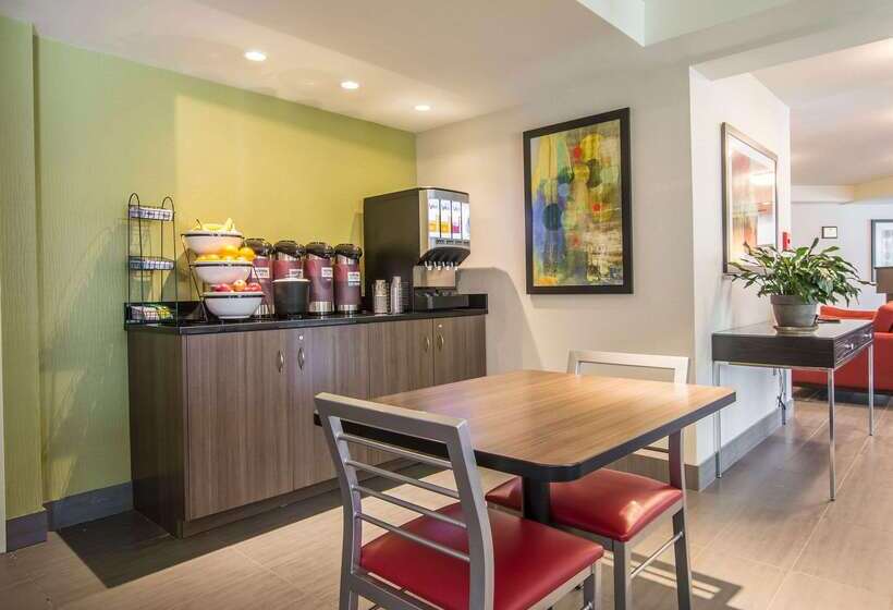 فندق Comfort Inn Sherbrooke