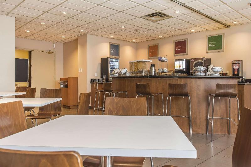 ホテル Comfort Suites Downtown