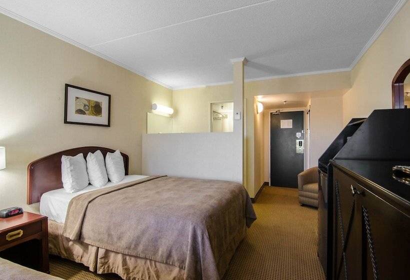 هتل Courtyard By Marriott Regina Downtown