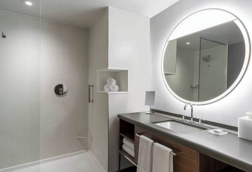 هتل Courtyard By Marriott Regina Downtown