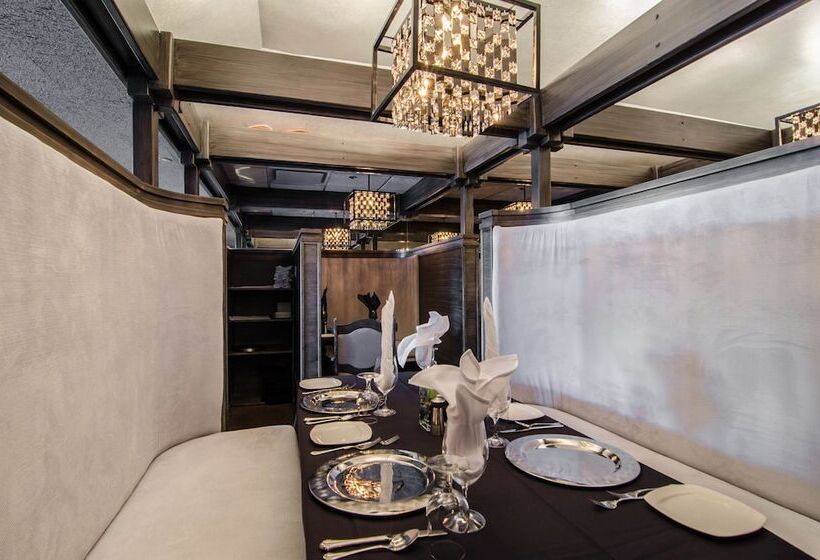 هتل Courtyard By Marriott Regina Downtown