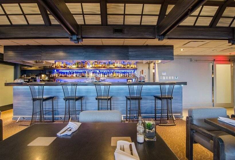 هتل Courtyard By Marriott Regina Downtown