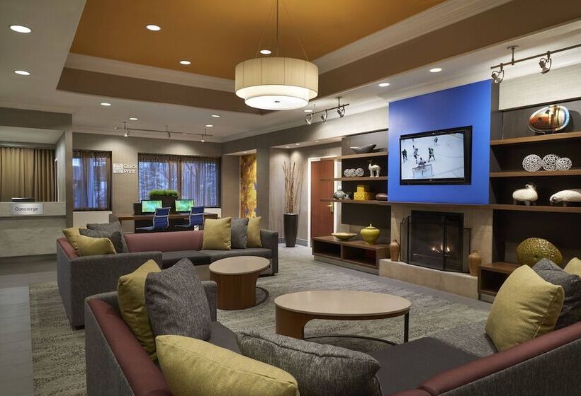 Отель Courtyard By Marriott Toronto Downtown