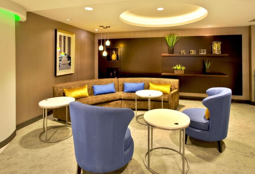 هتل Crowne Plaza Kitchener Waterloo, An Ihg