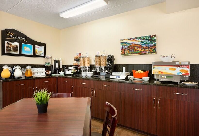 فندق Days Inn By Wyndham Miramichi Nb