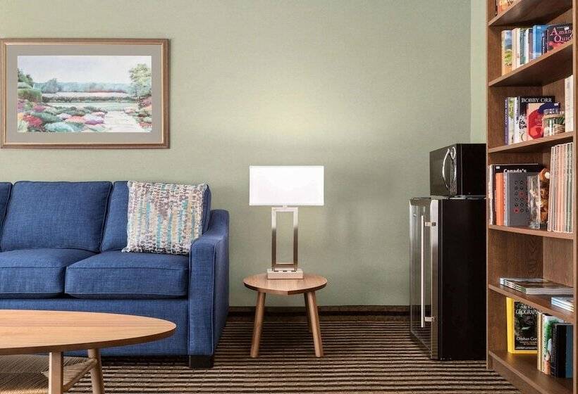 فندق Days Inn By Wyndham Miramichi Nb