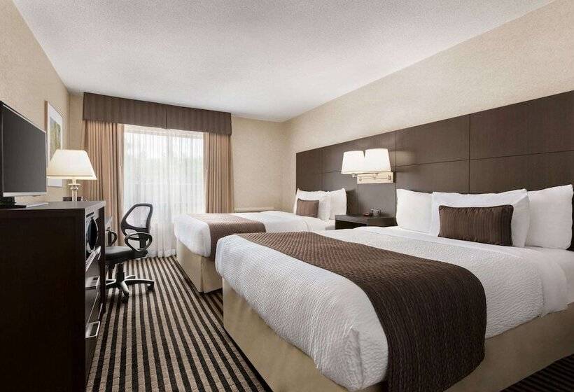 فندق Days Inn By Wyndham Miramichi Nb